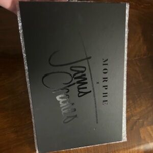 Morphe Eyeshadow Palette - Black Matte Signature Case